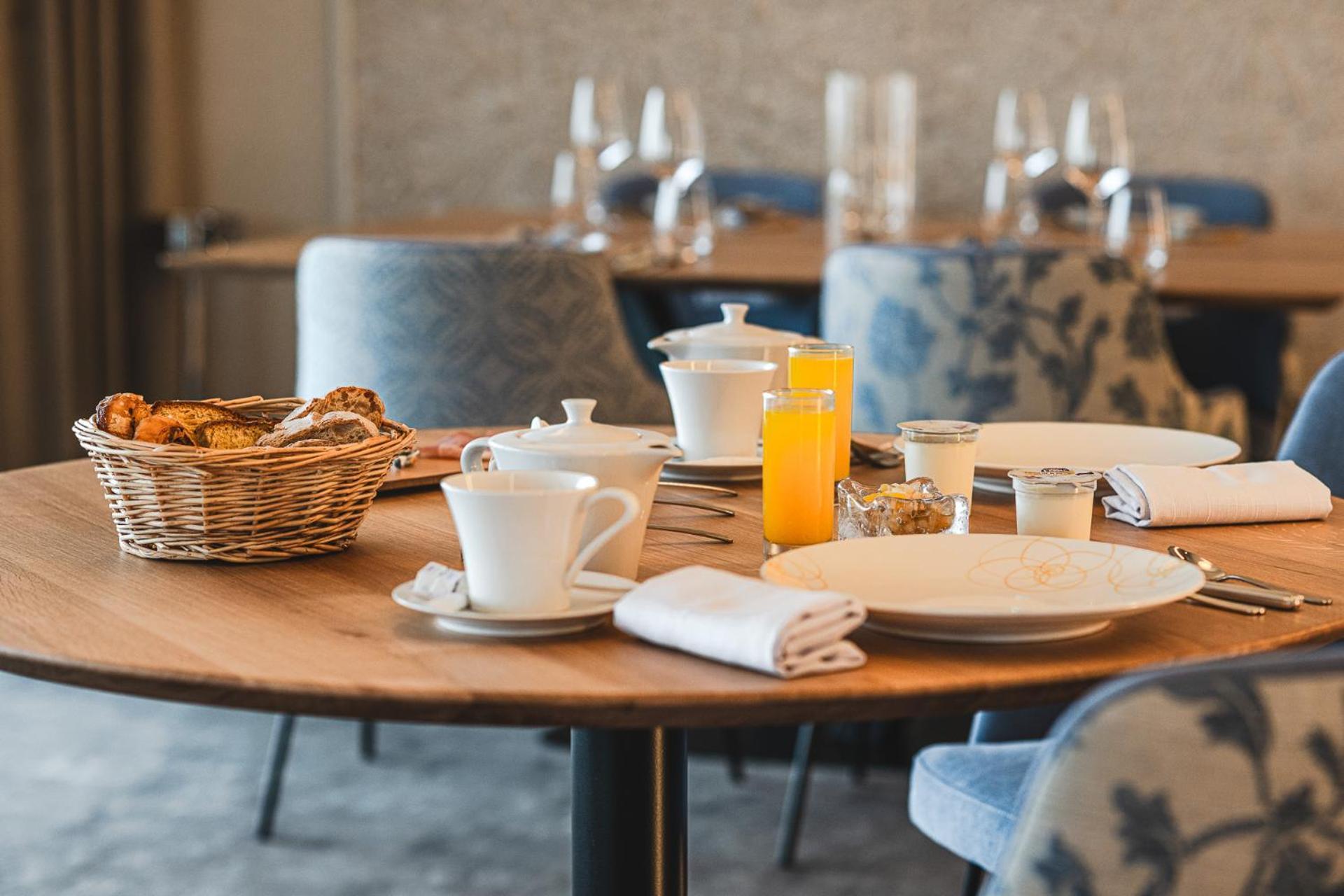 Logis Hotellerie Les Brisants , Restaurant J M Perochon Brétignolles-sur-Mer Kültér fotó