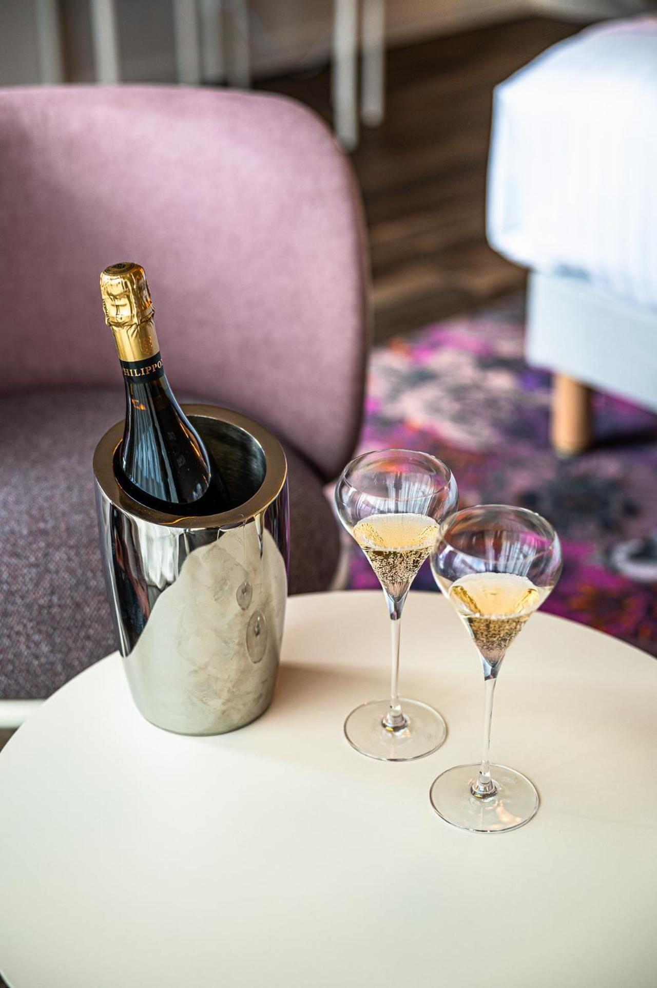 Logis Hotellerie Les Brisants , Restaurant J M Perochon Brétignolles-sur-Mer Kültér fotó